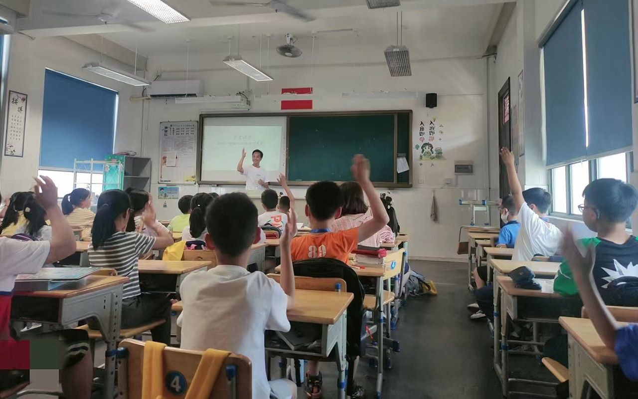 科尔沁右翼中旗冯家小学