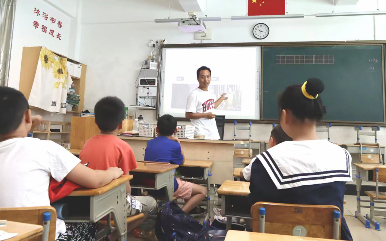 科尔沁右翼中旗钟公庙中心小学