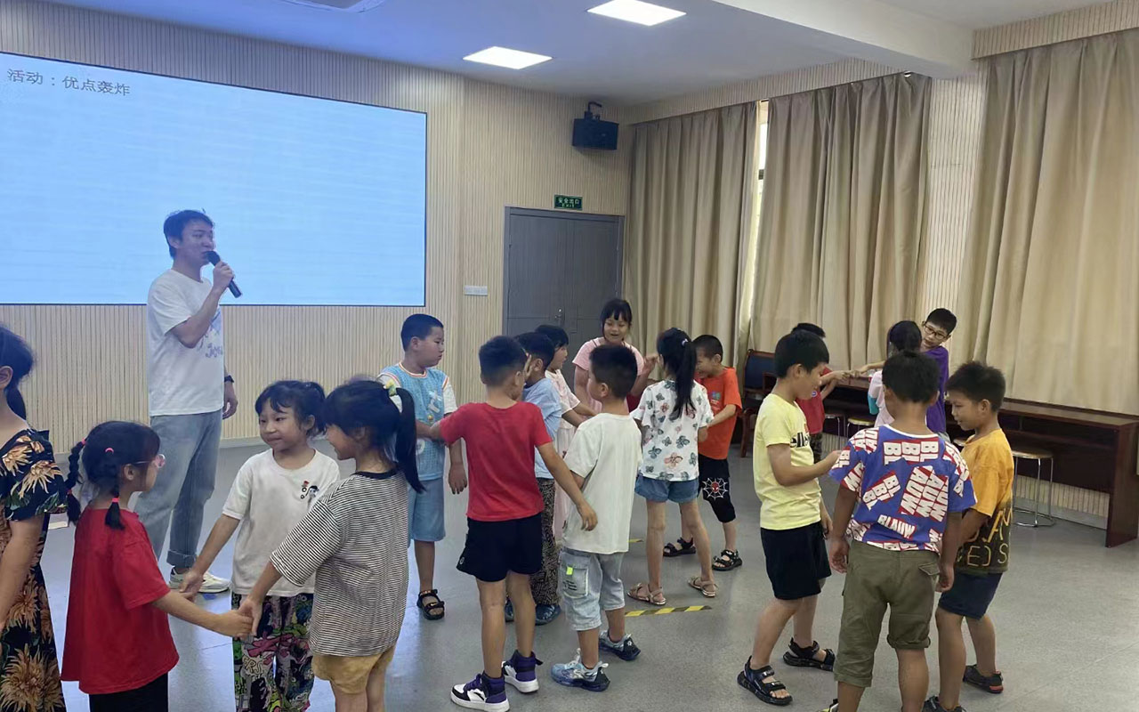 科尔沁右翼中旗龙观乡中心学校